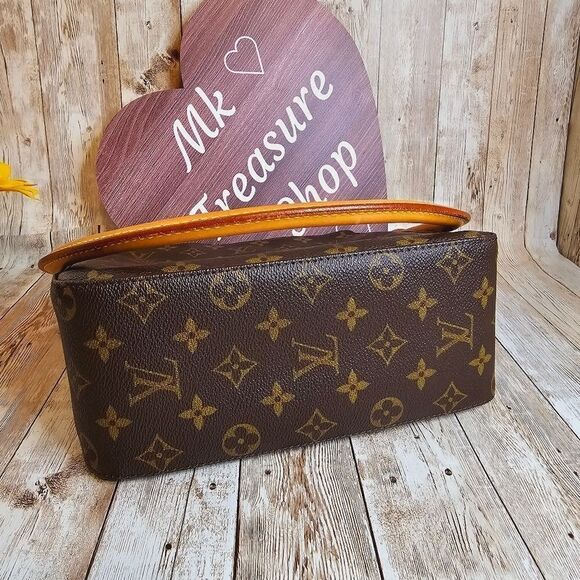 Louis Vuitton Looping MM - Picture 12 of 13